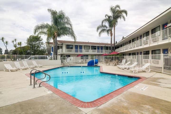Pool 33 of 46