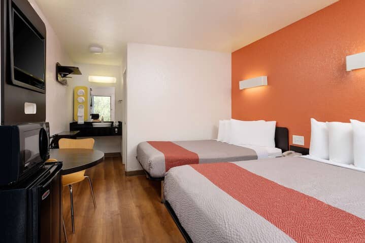 Room 21 of 46