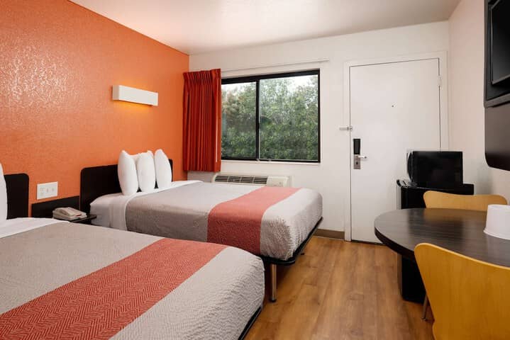 Room 22 of 46