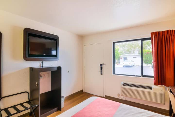 Room 9 of 46