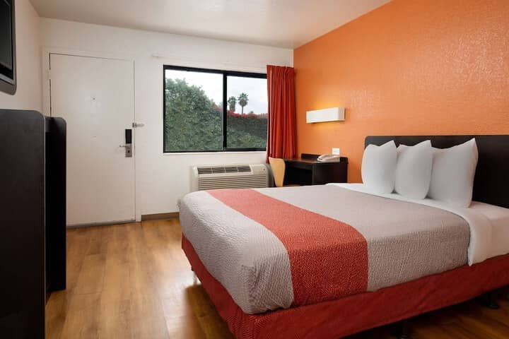 Room 14 of 46