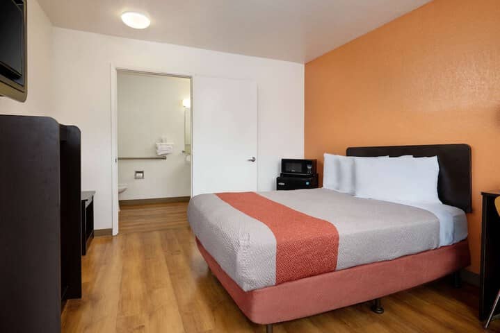 Room 15 of 46